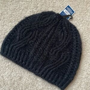 Women’s winter knit beanie